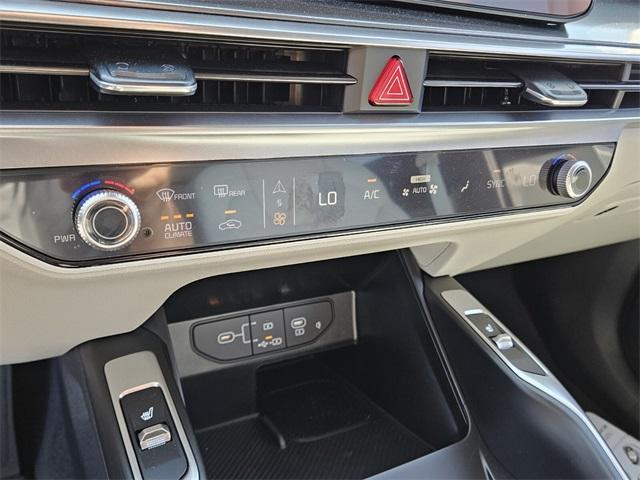 new 2025 Kia Sorento car, priced at $38,795
