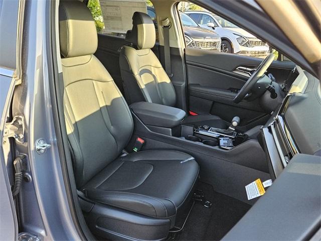 new 2025 Kia Sportage car, priced at $32,560