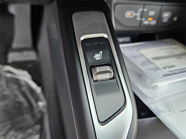 new 2025 Kia Sorento car, priced at $38,325