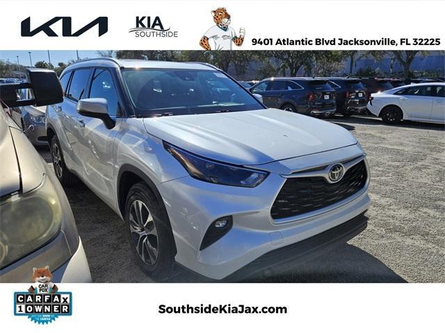 used 2022 Toyota Highlander car, priced at $31,971