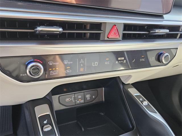 new 2025 Kia Sorento car, priced at $39,570
