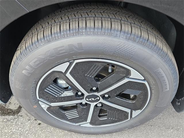 new 2025 Kia Niro car, priced at $30,153
