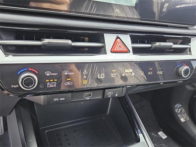 new 2025 Kia Niro car, priced at $30,153