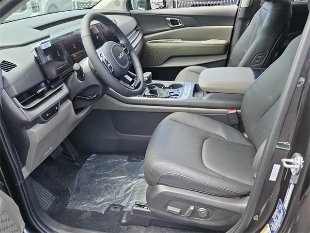new 2025 Kia Carnival car, priced at $43,185