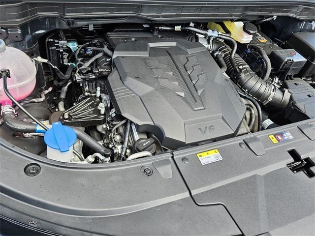 new 2025 Kia Carnival car, priced at $43,185