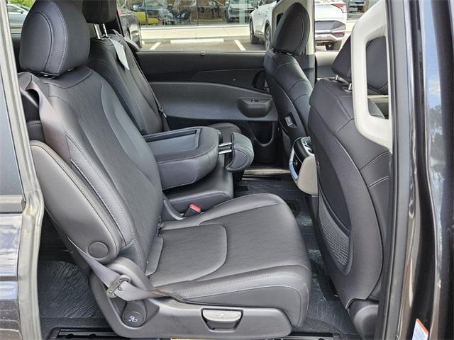 new 2025 Kia Carnival car, priced at $43,185