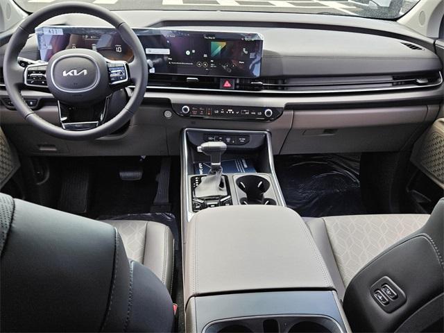 new 2025 Kia Carnival car, priced at $43,185