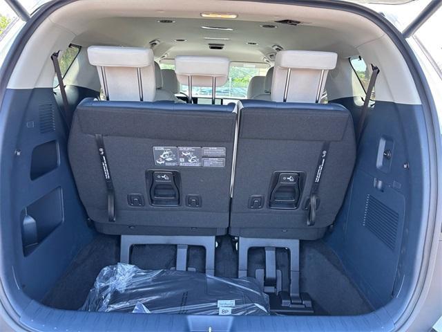 new 2025 Kia Carnival Hybrid car, priced at $45,830