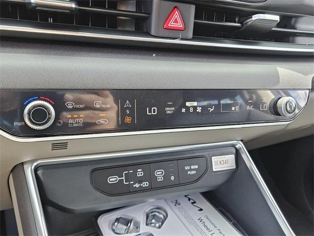 new 2025 Kia Carnival Hybrid car, priced at $45,830
