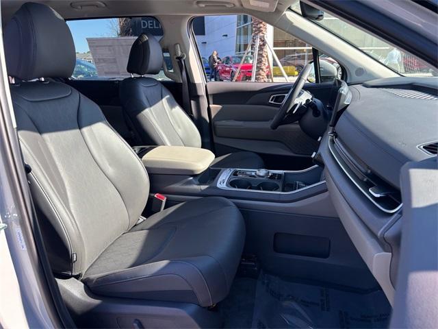 new 2026 Kia Carnival Hybrid car, priced at $46,271