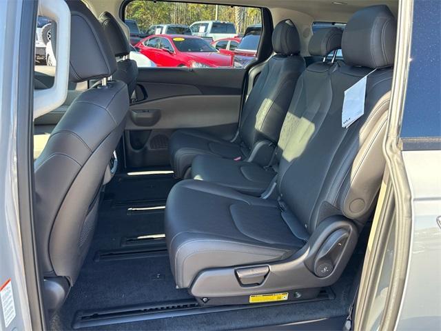 new 2026 Kia Carnival Hybrid car, priced at $46,271