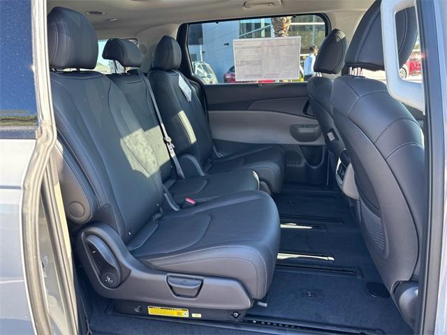 new 2026 Kia Carnival Hybrid car, priced at $46,271