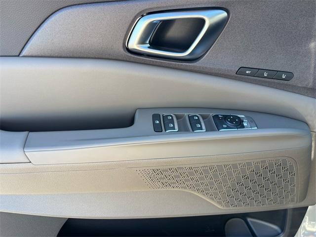 new 2026 Kia Carnival Hybrid car, priced at $46,271