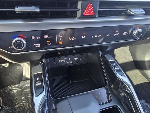 new 2026 Kia Sorento car, priced at $34,167