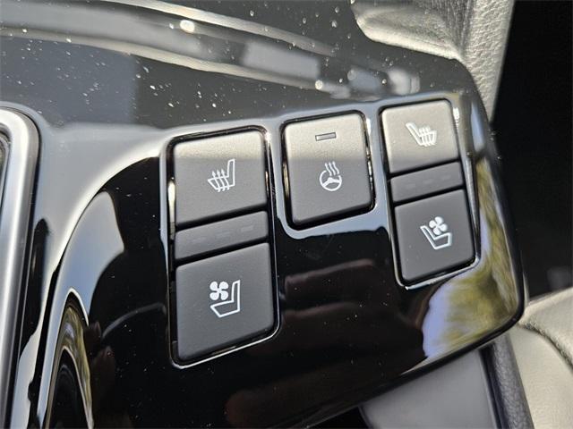 new 2025 Kia Sportage car, priced at $40,255