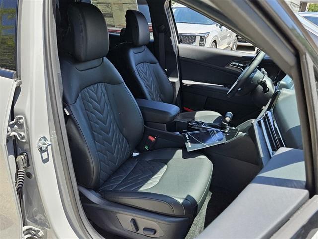 new 2025 Kia Sportage car, priced at $40,255