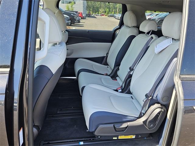 new 2025 Kia Carnival Hybrid car, priced at $51,045