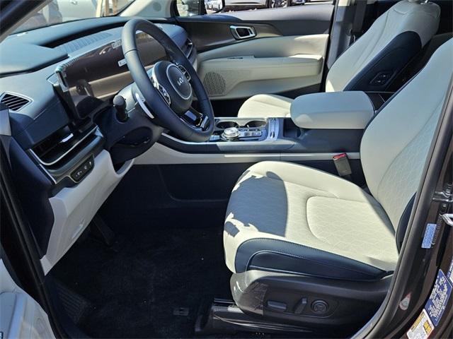 new 2025 Kia Carnival Hybrid car, priced at $51,045