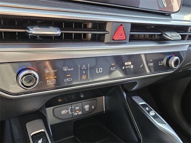 new 2025 Kia Sorento car, priced at $38,325