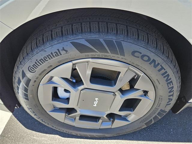 new 2026 Kia Carnival Hybrid car, priced at $43,218