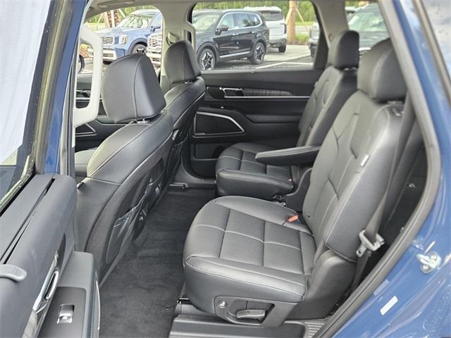 new 2025 Kia Telluride car, priced at $45,275