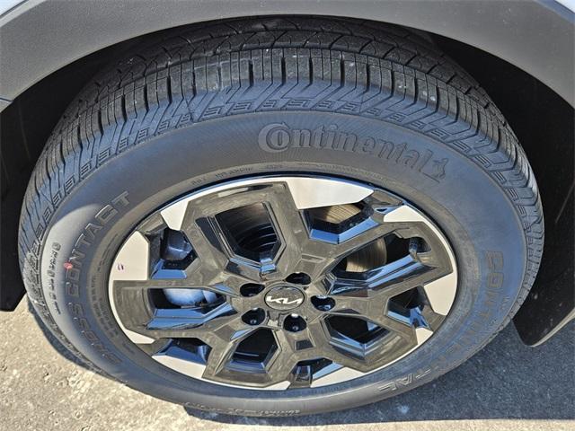 new 2025 Kia Sorento car, priced at $38,585