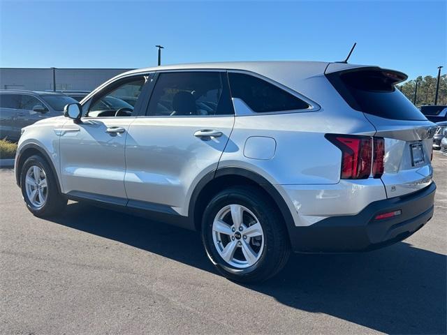 used 2021 Kia Sorento car, priced at $15,891