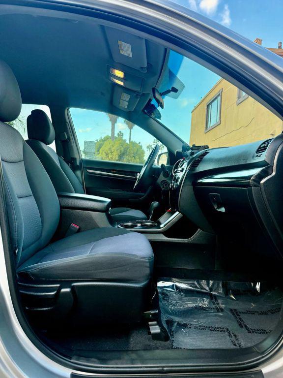 used 2013 Kia Sorento car, priced at $6,799