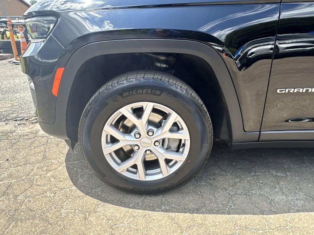 used 2022 Jeep Grand Cherokee car, priced at $29,985