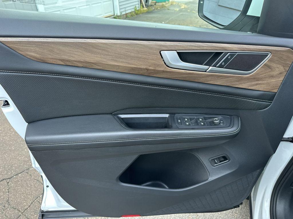 used 2024 Volkswagen Atlas car, priced at $31,985