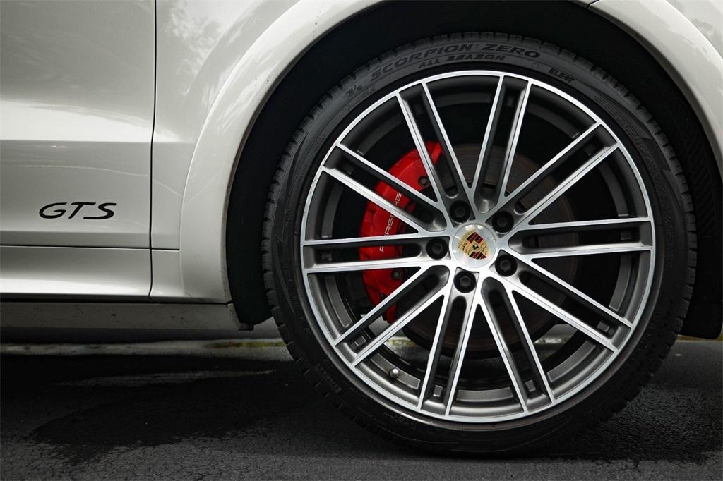 used 2022 Porsche Cayenne car, priced at $91,991