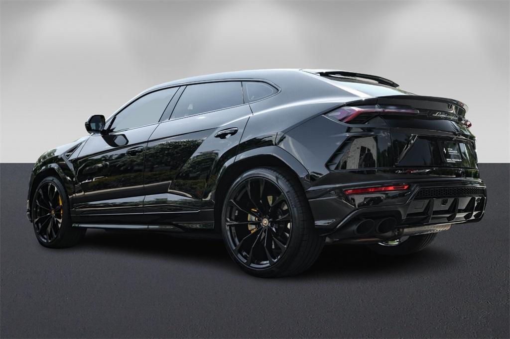 used 2022 Lamborghini Urus car, priced at $209,991
