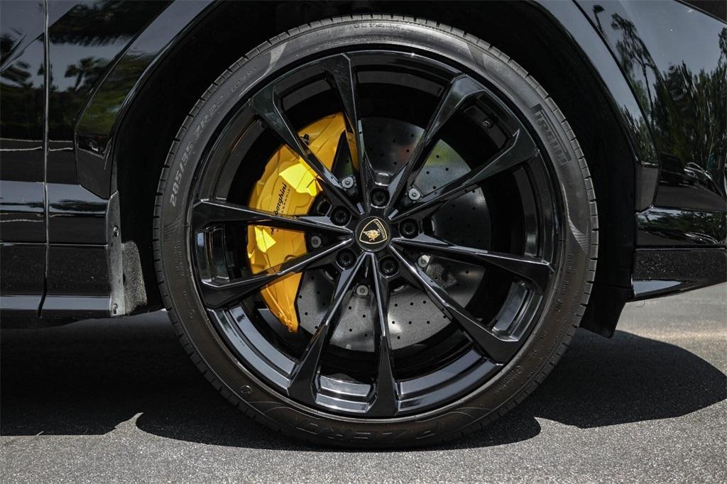 used 2022 Lamborghini Urus car, priced at $209,991