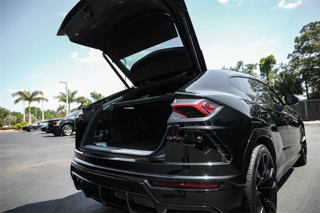 used 2022 Lamborghini Urus car, priced at $209,991