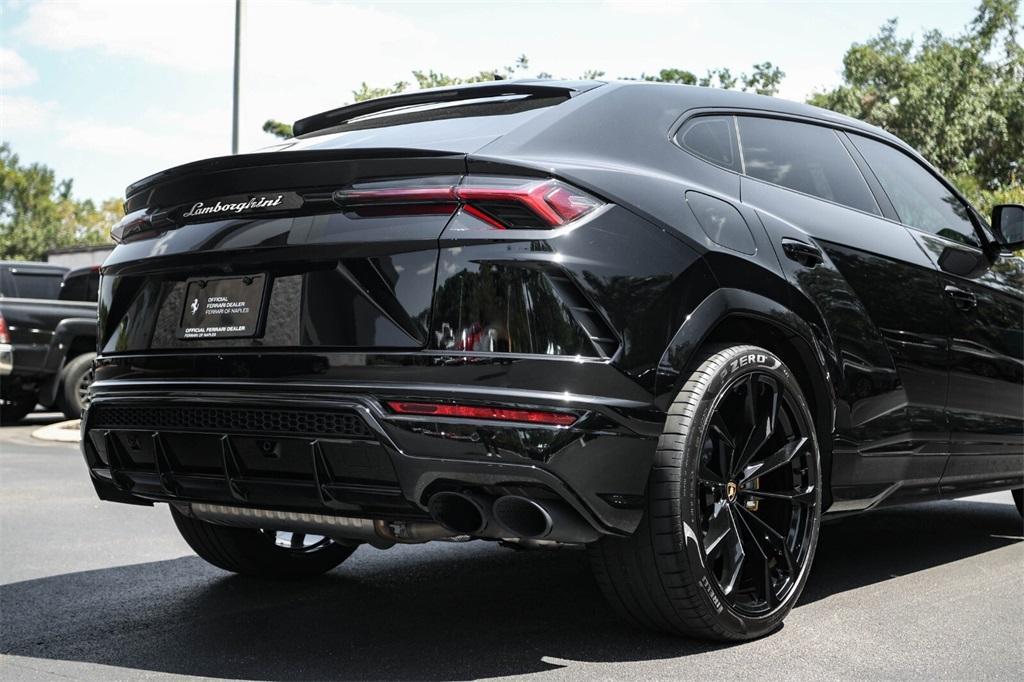 used 2022 Lamborghini Urus car, priced at $209,991