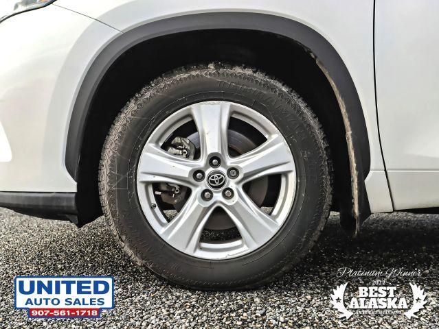 used 2020 Toyota Highlander car, priced at $28,995