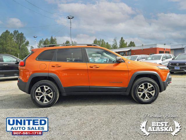 used 2015 Jeep Cherokee car, priced at $18,995