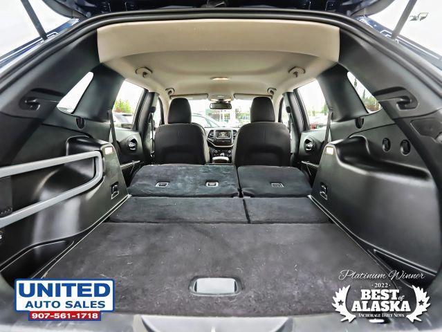 used 2015 Jeep Cherokee car, priced at $13,995