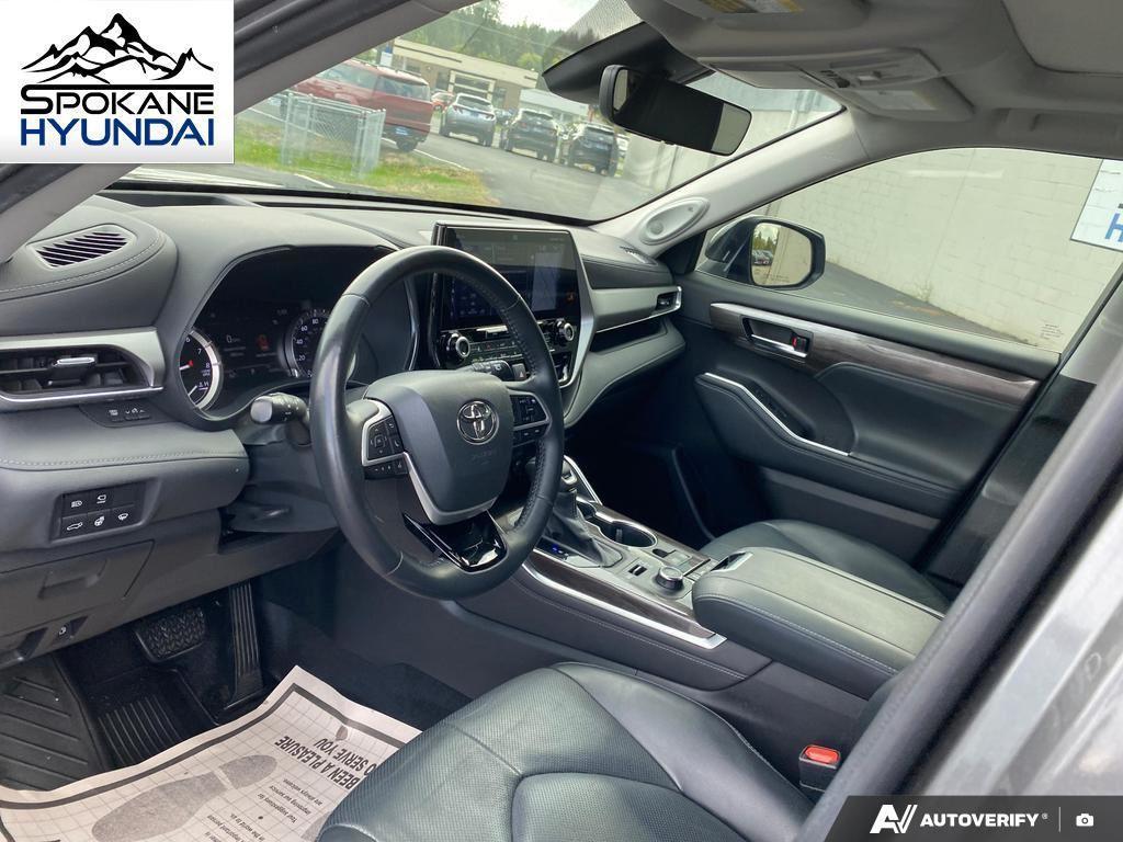 used 2022 Toyota Highlander car