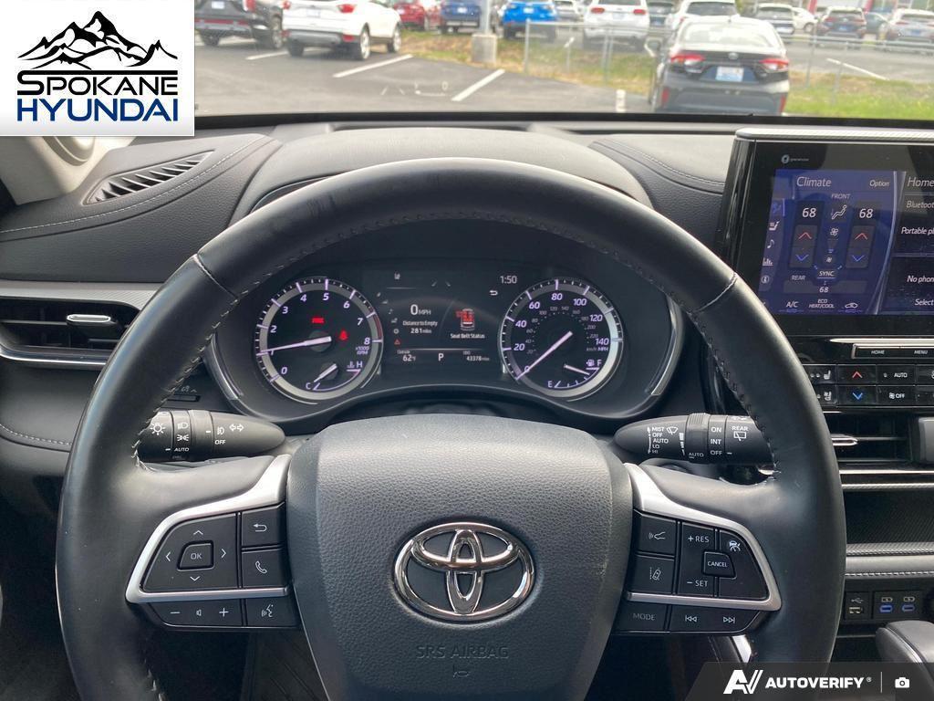 used 2022 Toyota Highlander car