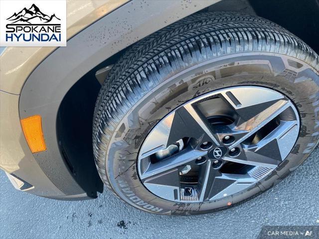 new 2025 Hyundai TUCSON Hybrid car