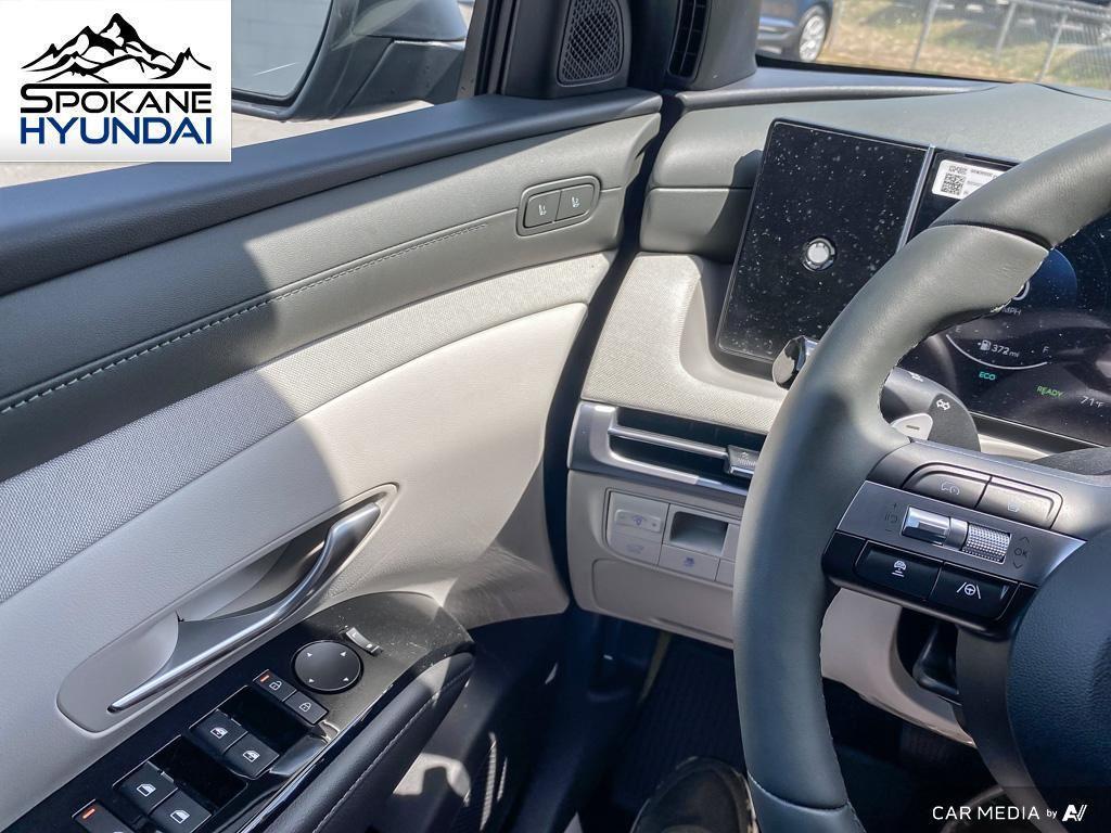 new 2025 Hyundai TUCSON Hybrid car, priced at $42,895