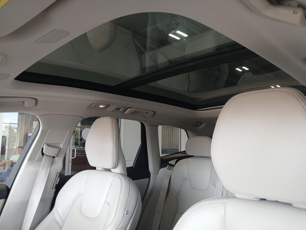used 2023 Volvo XC60 car, priced at $36,850