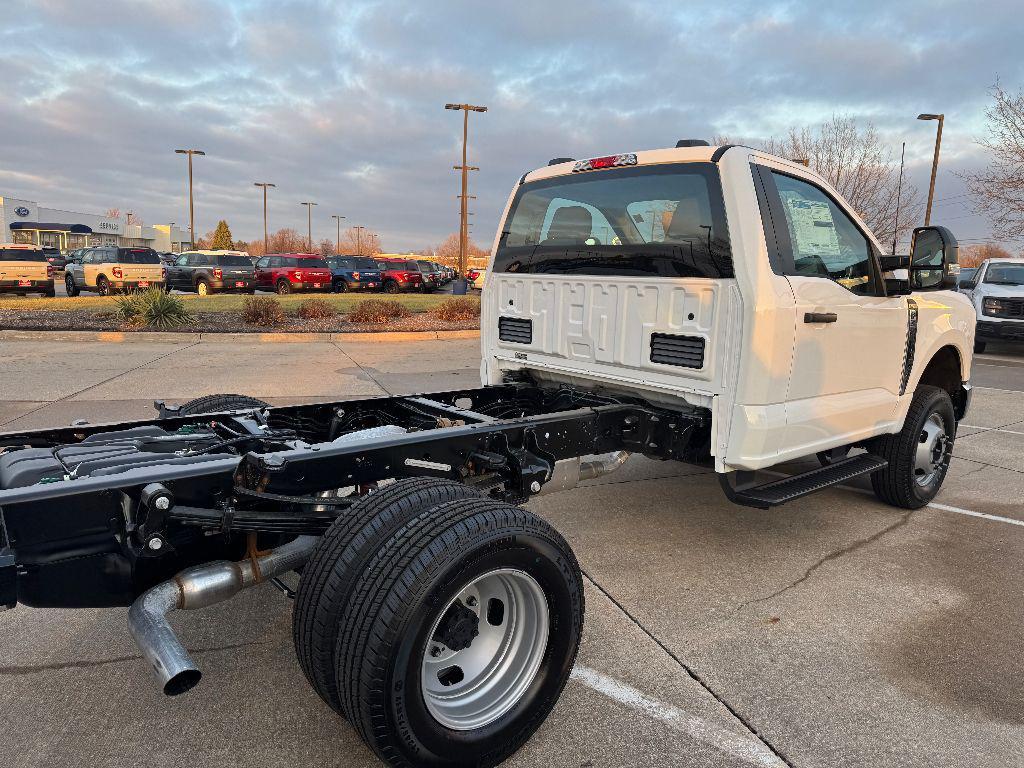 new 2024 Ford F-350 car, priced at $52,988