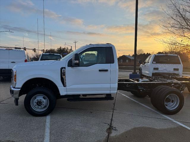 new 2024 Ford F-350 car, priced at $55,945