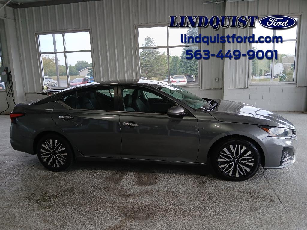 used 2023 Nissan Altima car, priced at $22,912