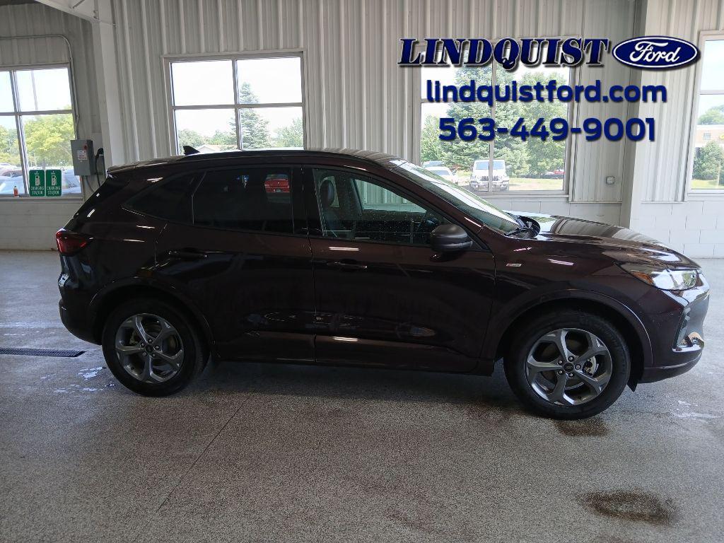 used 2023 Ford Escape car, priced at $28,990