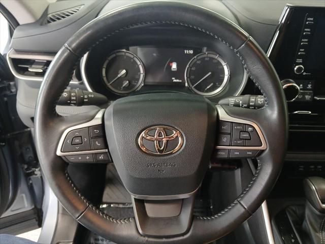 used 2022 Toyota Highlander car, priced at $37,146