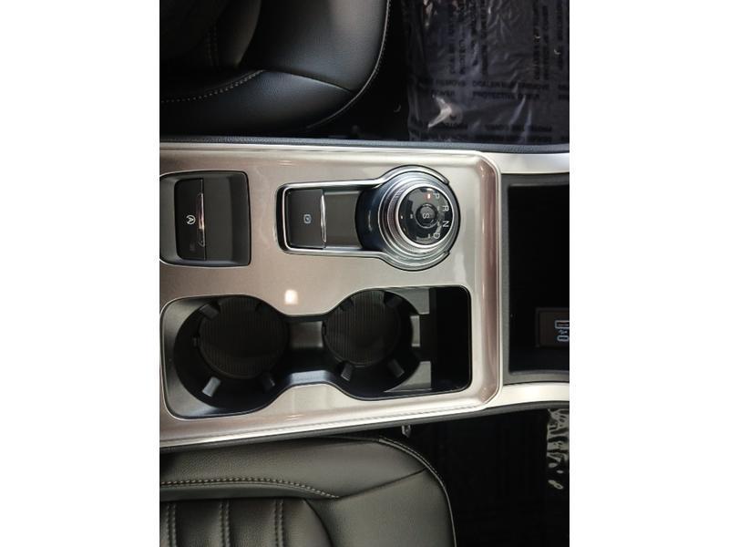 used 2023 Ford Edge car, priced at $31,854
