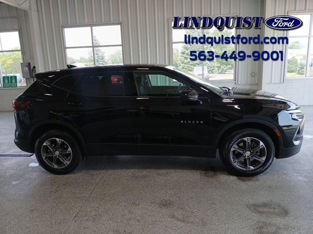 used 2025 Chevrolet Blazer car, priced at $34,990
